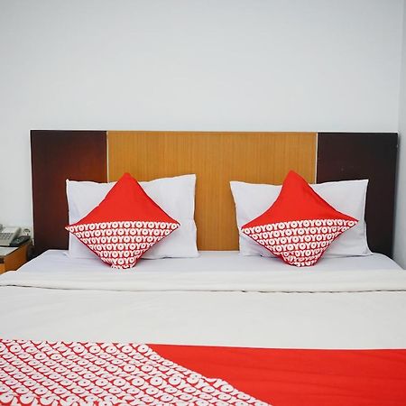 Oyo 2291 Hotel Bahagia ماكاسار المظهر الخارجي الصورة
