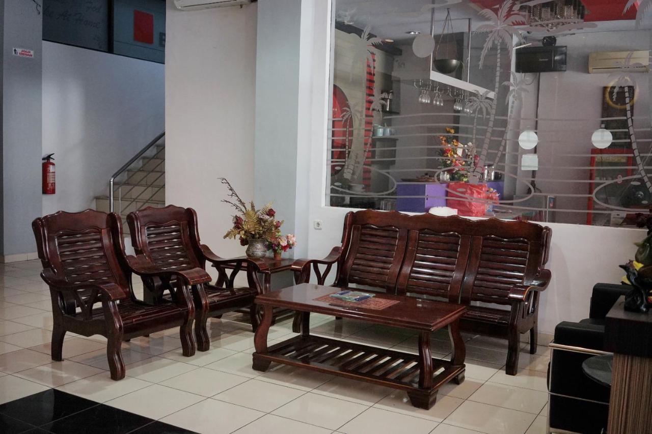 Oyo 2291 Hotel Bahagia ماكاسار المظهر الخارجي الصورة