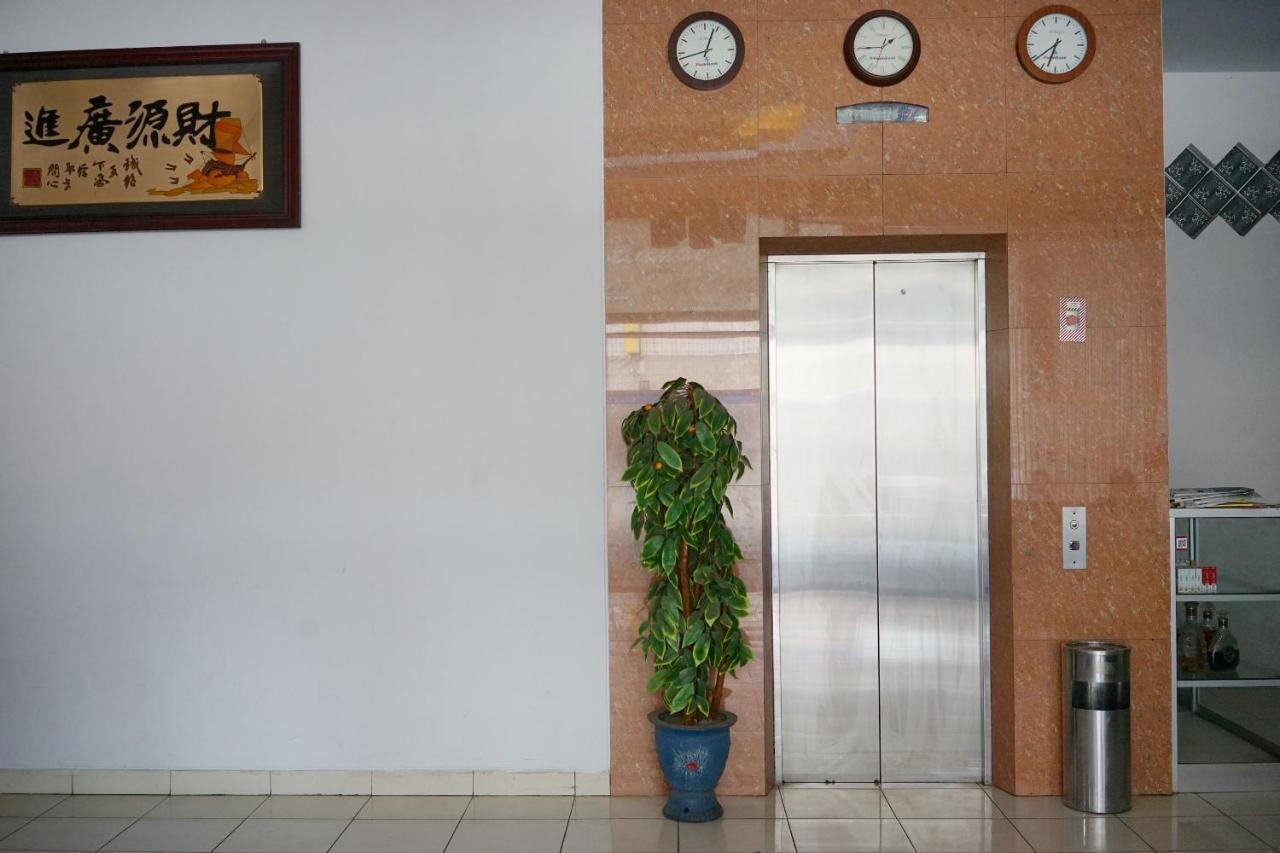Oyo 2291 Hotel Bahagia ماكاسار المظهر الخارجي الصورة