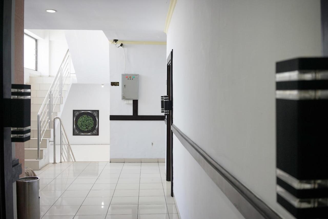 Oyo 2291 Hotel Bahagia ماكاسار المظهر الخارجي الصورة