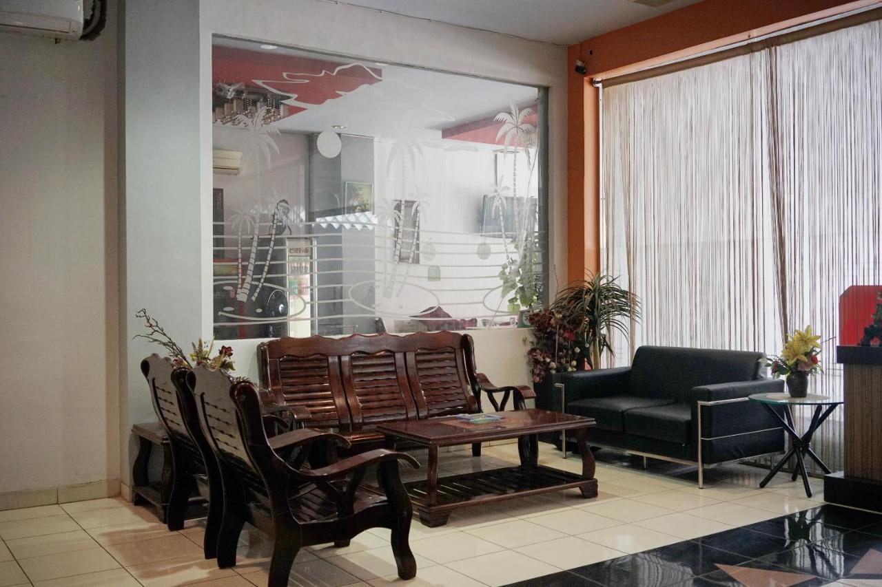 Oyo 2291 Hotel Bahagia ماكاسار المظهر الخارجي الصورة